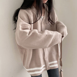 Oversized long -sleeved knitted cardigan