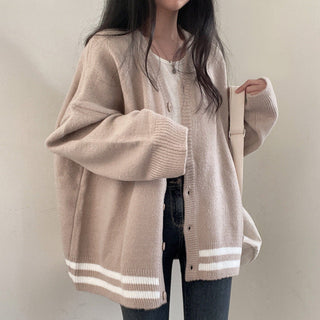 Oversized long -sleeved knitted cardigan