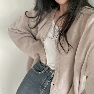 Oversized long -sleeved knitted cardigan