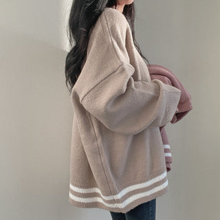 Oversized long -sleeved knitted cardigan