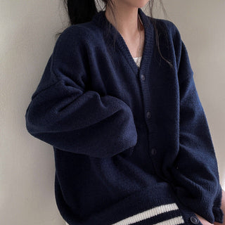 Oversized long -sleeved knitted cardigan
