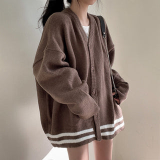 Oversized long -sleeved knitted cardigan