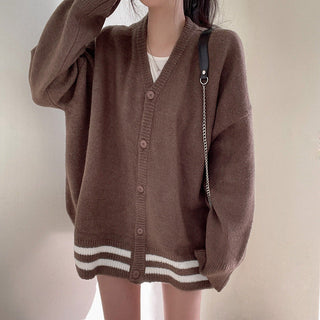 Oversized long -sleeved knitted cardigan