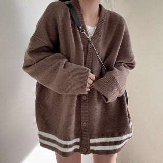 Oversized long -sleeved knitted cardigan