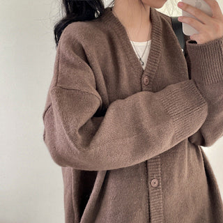 Oversized long -sleeved knitted cardigan