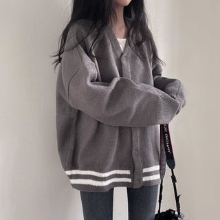 Oversized long -sleeved knitted cardigan