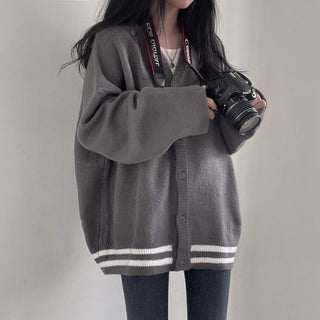 Oversized long -sleeved knitted cardigan