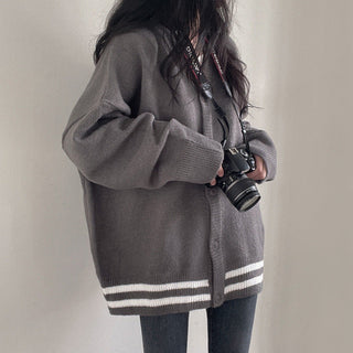 Oversized long -sleeved knitted cardigan