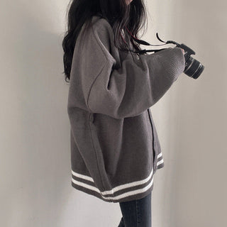 Oversized long -sleeved knitted cardigan
