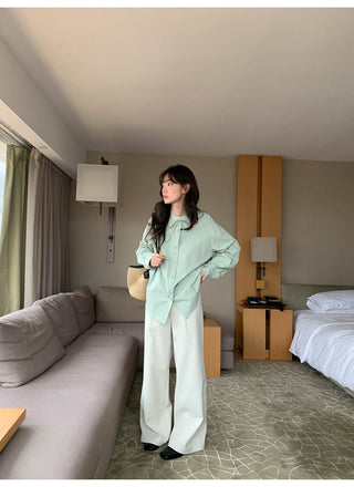 Pleated bootcut pants