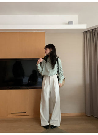 Pleated bootcut pants