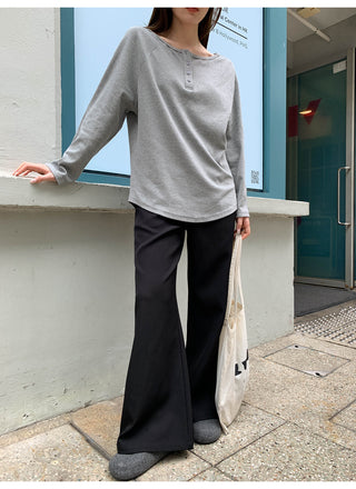 Pleated bootcut pants