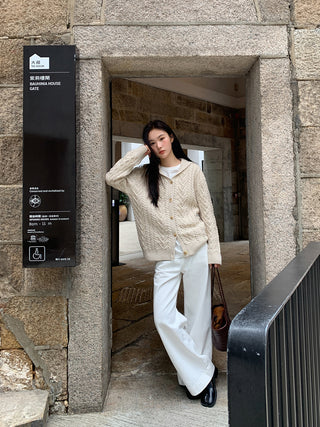 White straight jeans