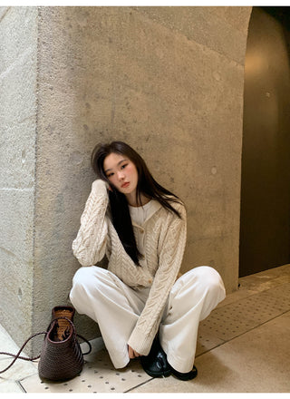 White straight jeans