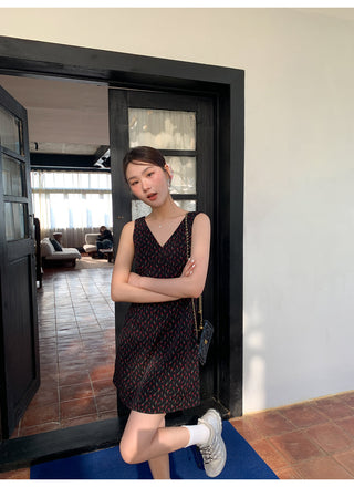 V-neck slim vest dress