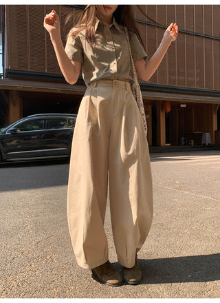 Pleated lantern pants
