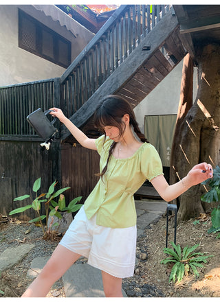 Lace pleated shorts
