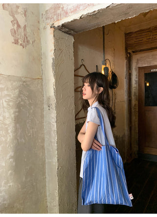 Stand collar pleated blouse