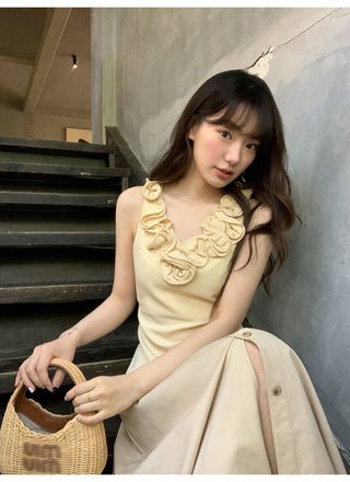 Floral V-neck knit vest