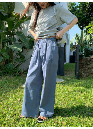 Pleated wide-leg pants