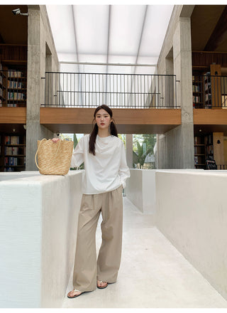 Pleated wide-leg pants