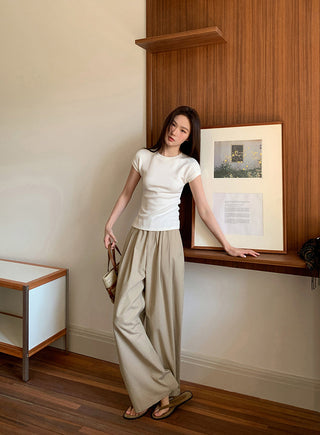 Pleated wide-leg pants