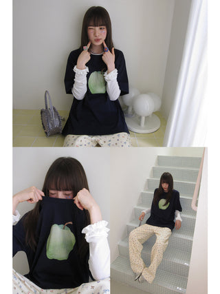 apple print tee