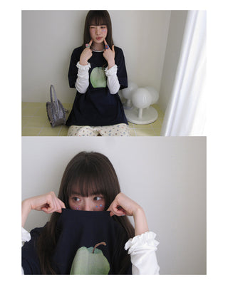 apple print tee