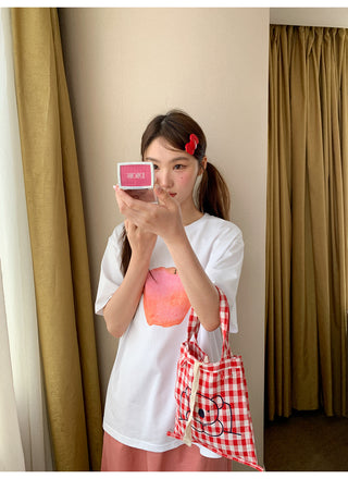 apple print tee