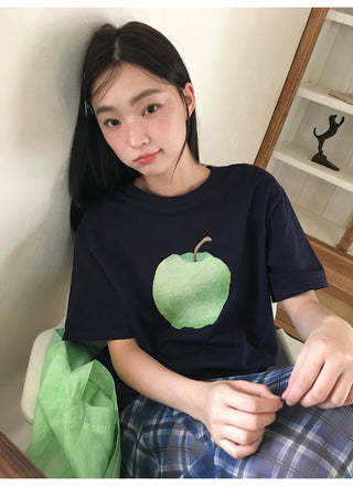 apple print tee