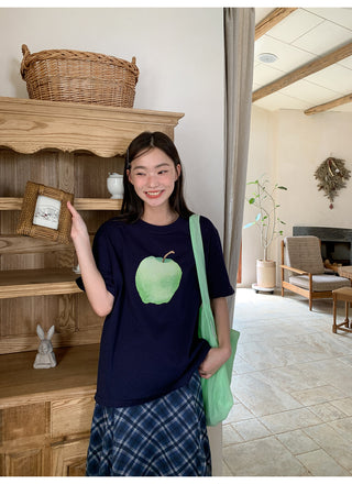 apple print tee