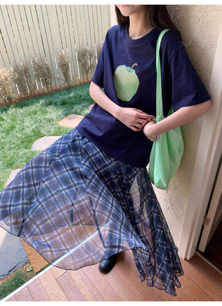 apple print tee