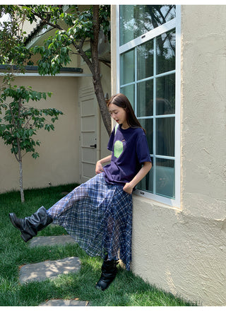 apple print tee