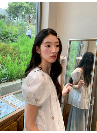 embroidered round neck