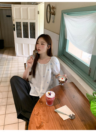 embroidered round neck