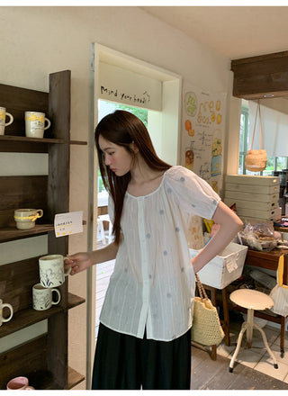 embroidered round neck