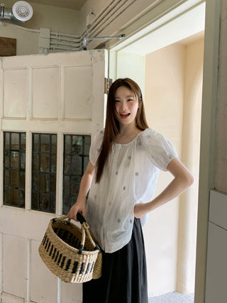 embroidered round neck