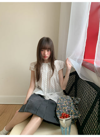 polka dot collar