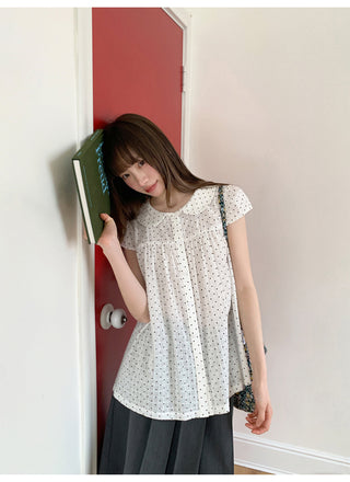 polka dot collar