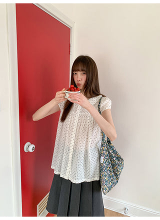 polka dot collar