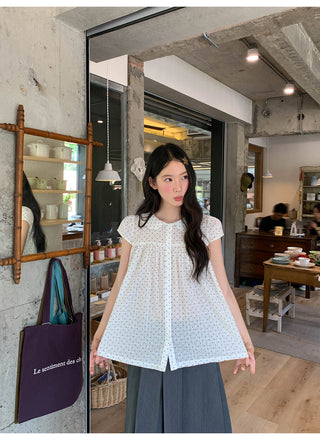 polka dot collar