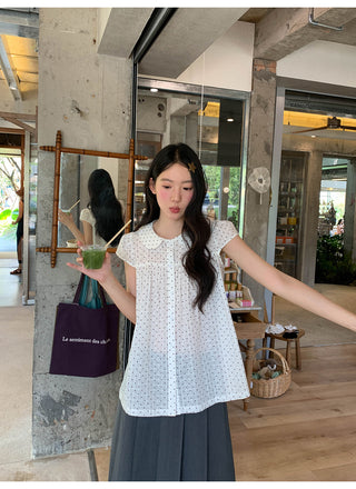 polka dot collar