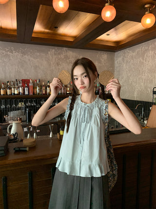 sleeveless casual shirt