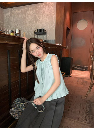 sleeveless casual shirt