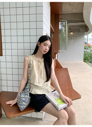 sleeveless casual shirt