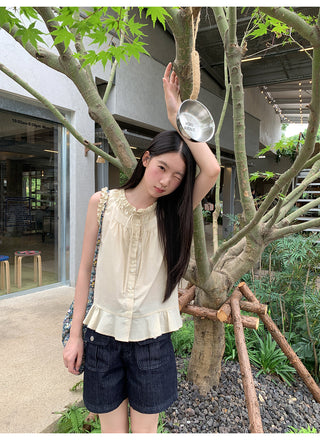 sleeveless casual shirt