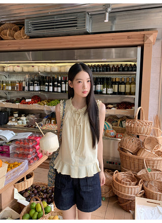 sleeveless casual shirt