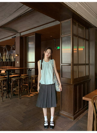 sleeveless casual shirt