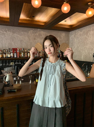 sleeveless casual shirt