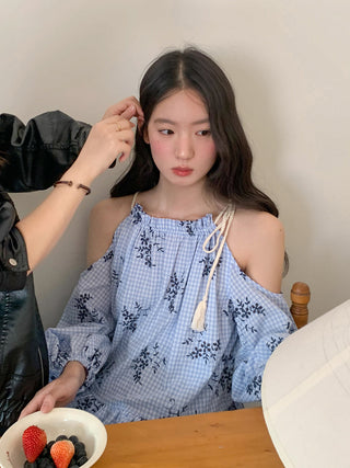 off-shoulder ruffle